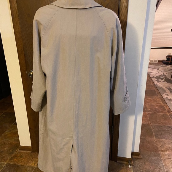 Beautiful London Fog Coat! - Picture 3 of 6